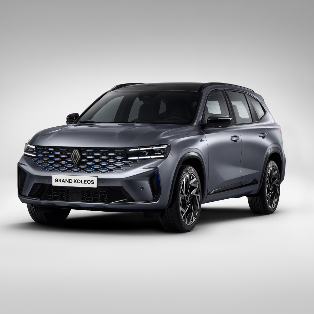 Серый автомобиль Renault Grand Koleos E-Tech full hybrid esprit Alpine 2024 года