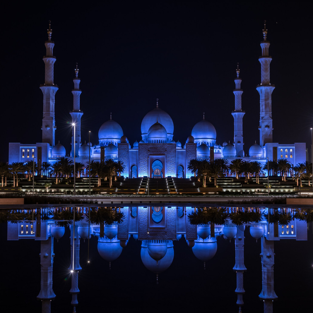 Большая Мечеть Шейха Зайда - Абу-Даби ночью, ОАЭ
