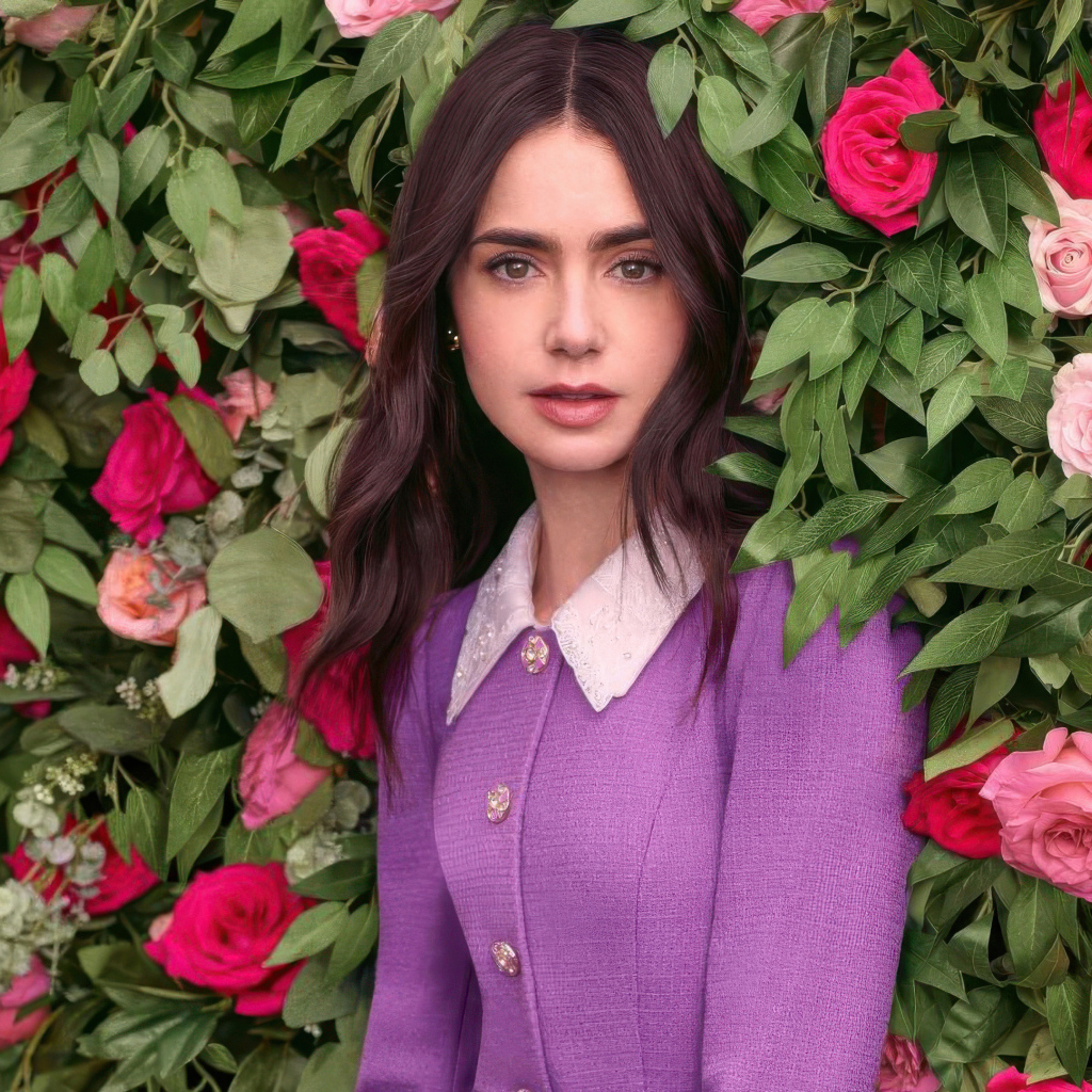 Актриса Лили Коллинз стоит у цветов