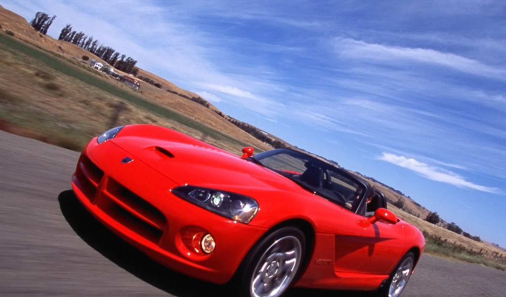 Красный Dodge Viper