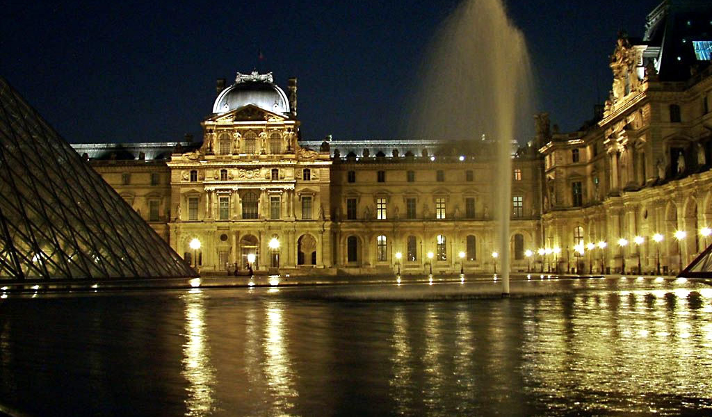 ночной Париж