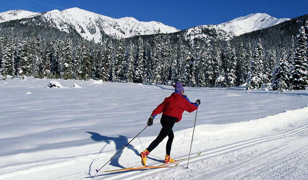 катание на лыжах