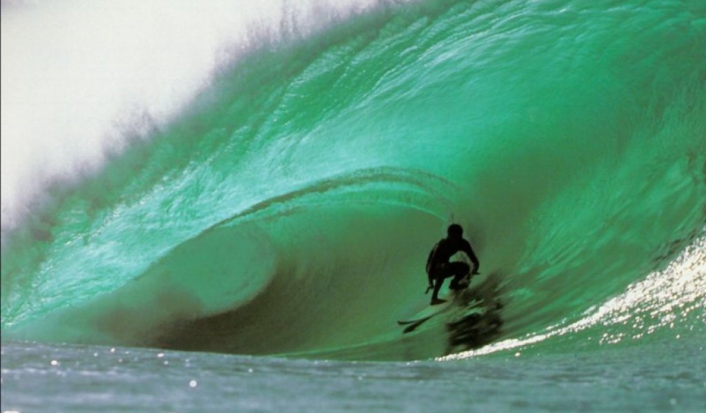 Серфинг на волнах