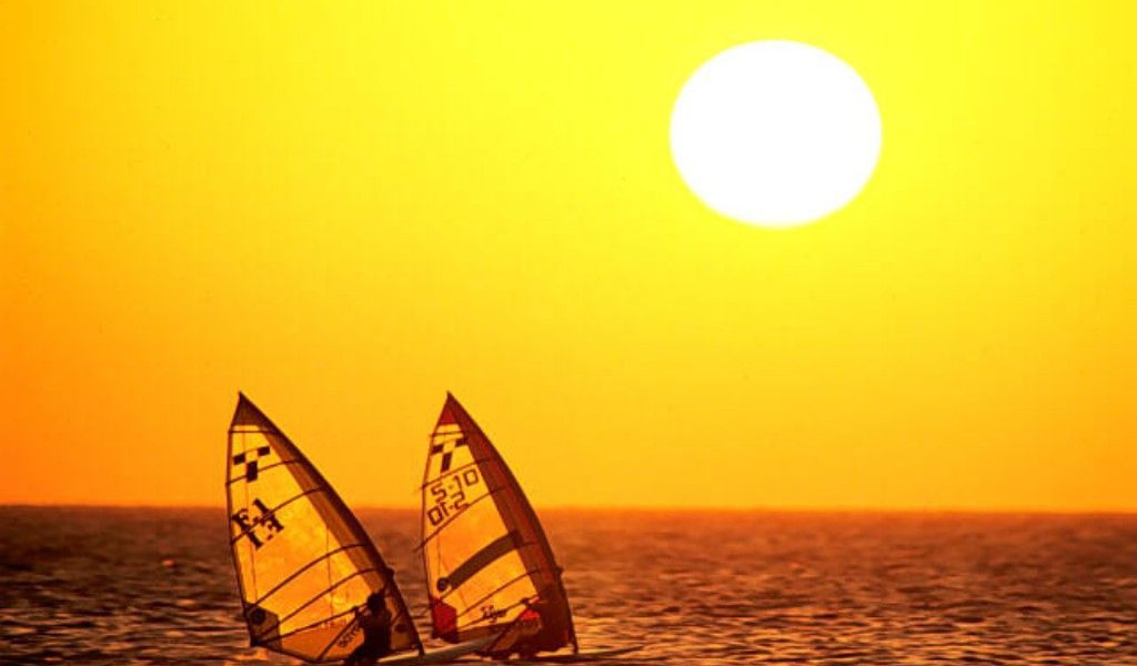 Парусный серфинг