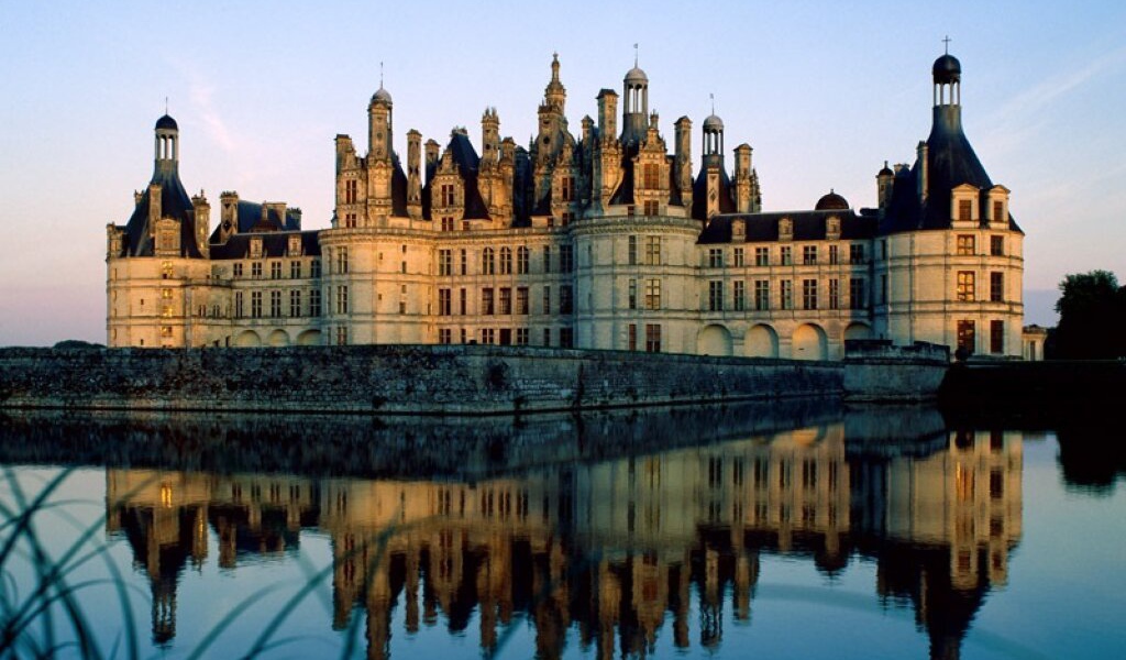 Красивый дворец