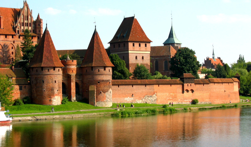 Красивый замок