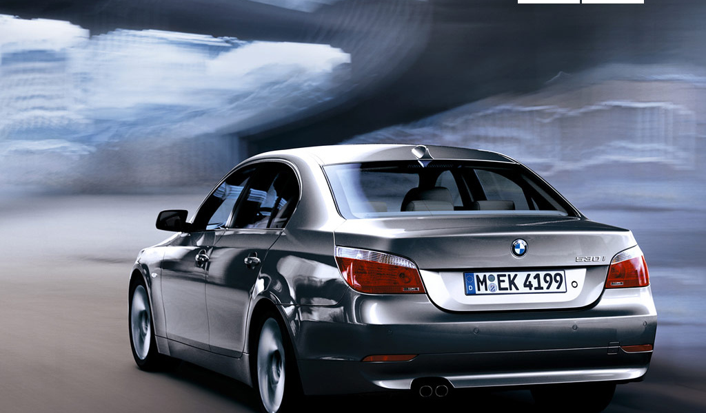 Автомобиль BMW 530i