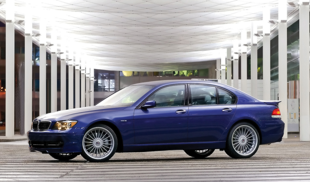 Синий BMW Alpina 2006