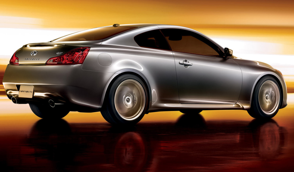 Респектный автомобиль Infiniti G37