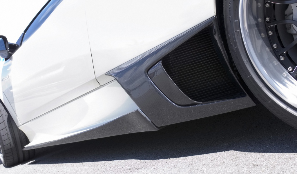 Белый Lamborghini