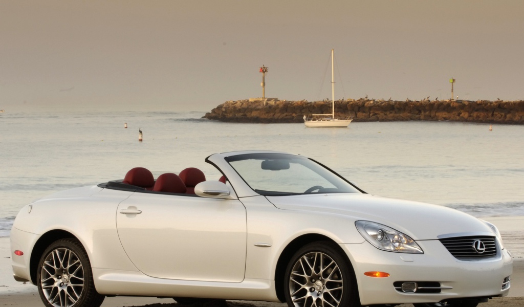 Белый Лексус 2007 года