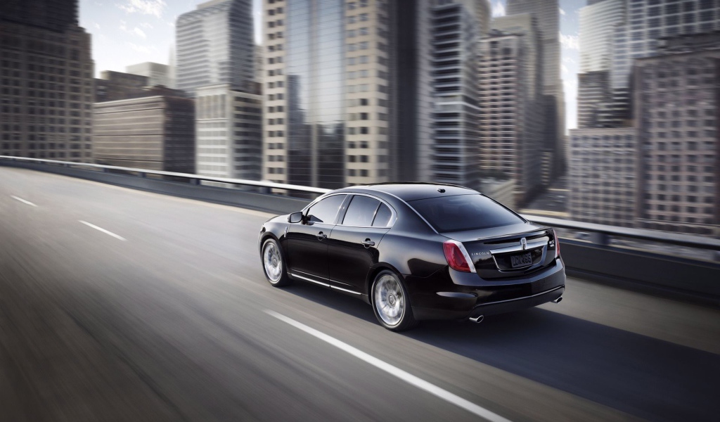 Lincoln на скоростном шоссе