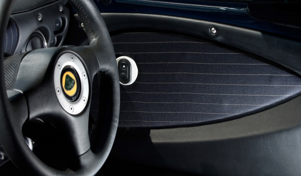 Руль автомобиля Lotus