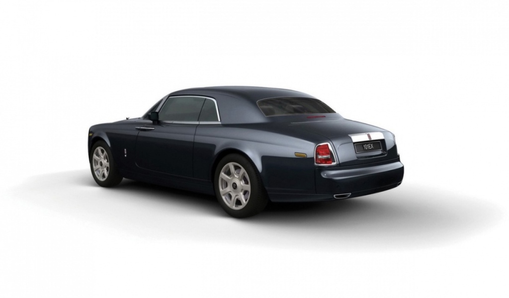 Черный Rolls Royce