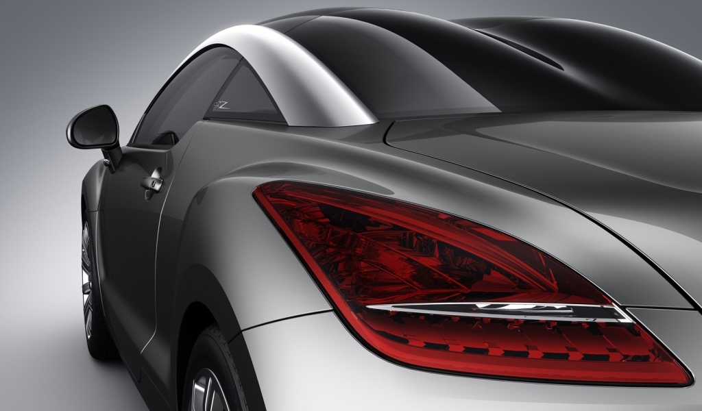 Серебрянный автомобиль