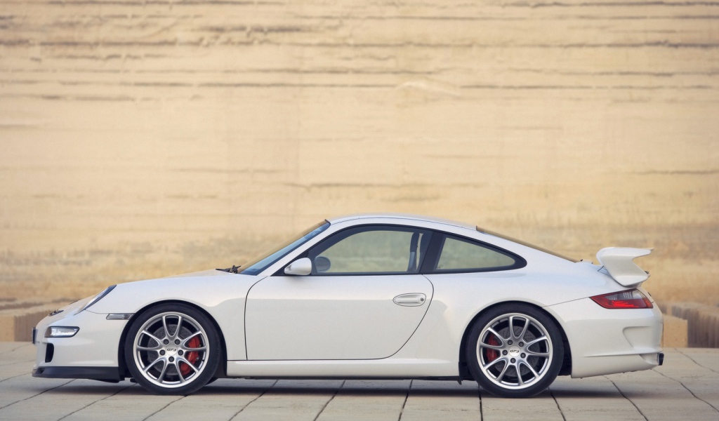 Белый Porsche 911 GT3