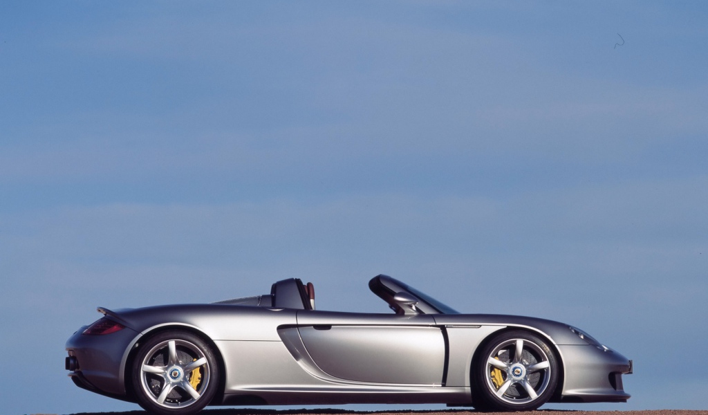 Серебрянный Порш Каррера