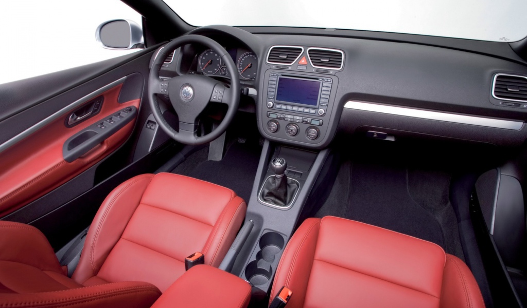 Салон автомобиля Volkswagen Eos