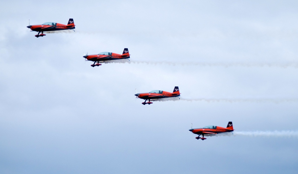 Красные самолеты