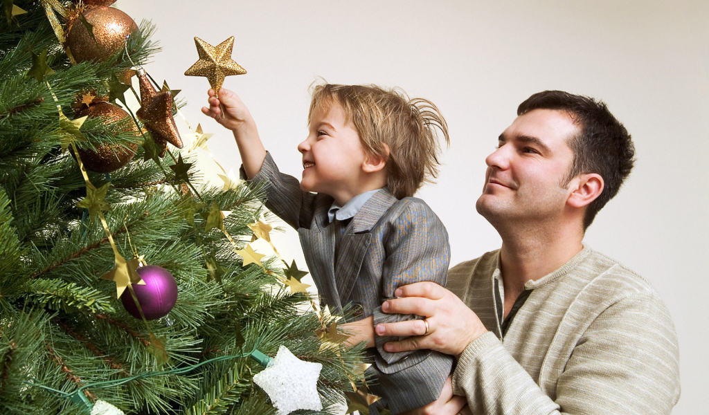 Отец и сын в канун рождества