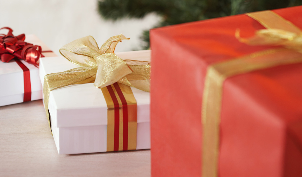 Праздничные подарки