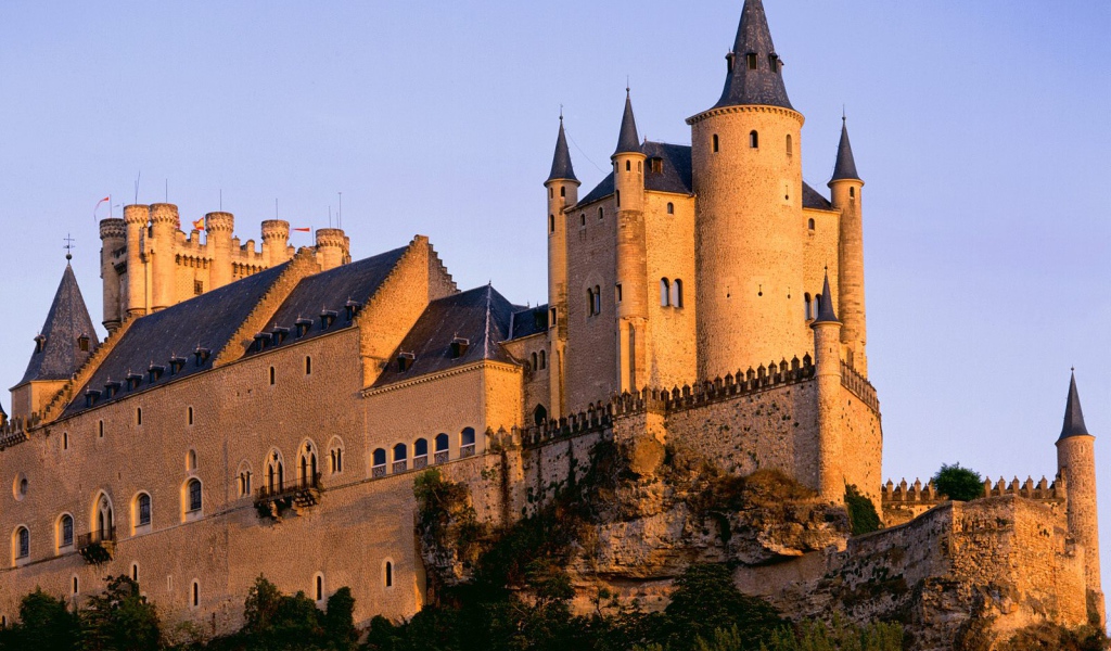 Замок на закате