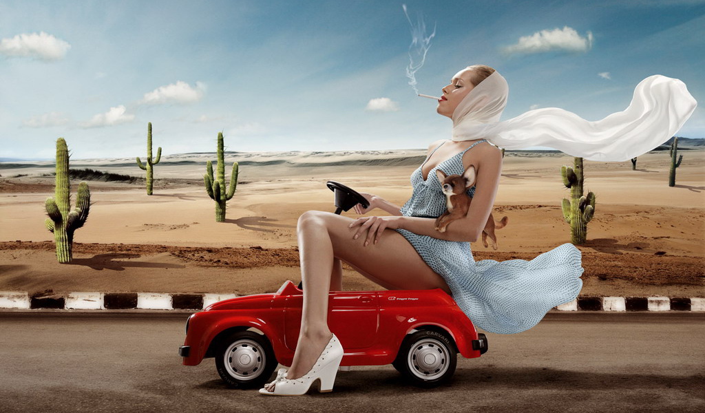 Девушка в красном автомобиле