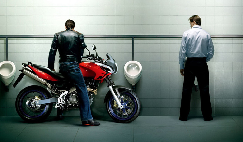 Заехал пописать