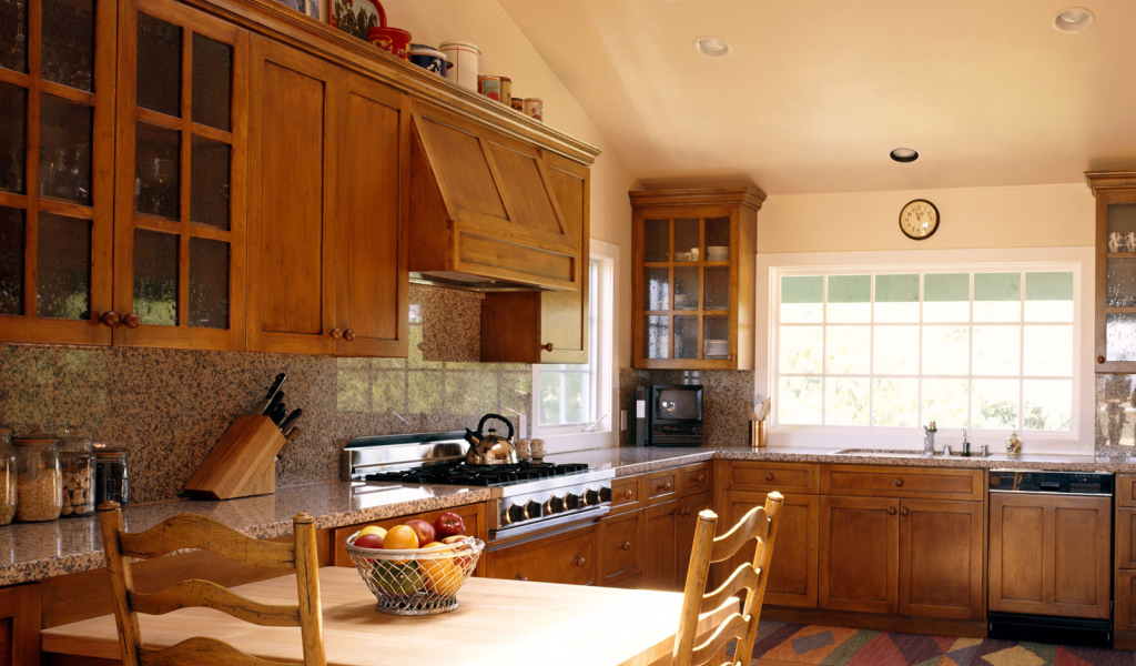 Красивая кухня в Деревянном стиле