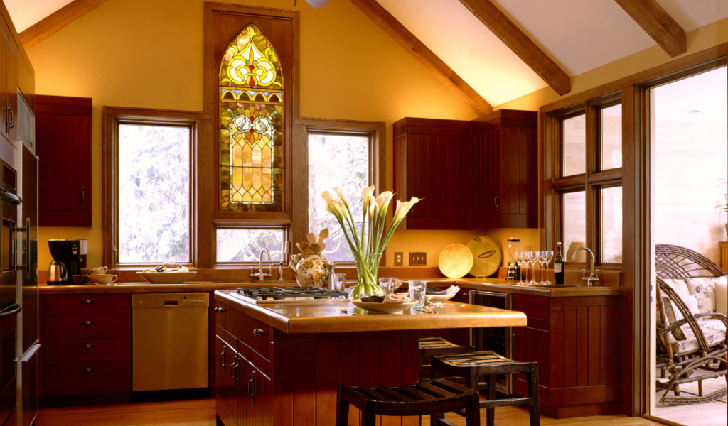 Кухня с витражом