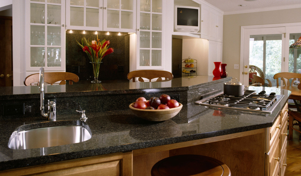 Просторная кухня