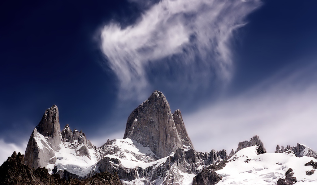 Скала и облака