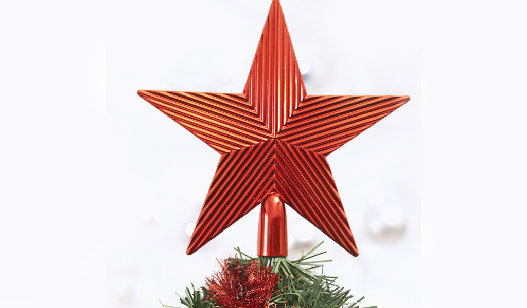 Звезда на празднечной елке