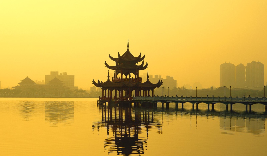 Озеро Лотоса / Каошунг / Тайвань