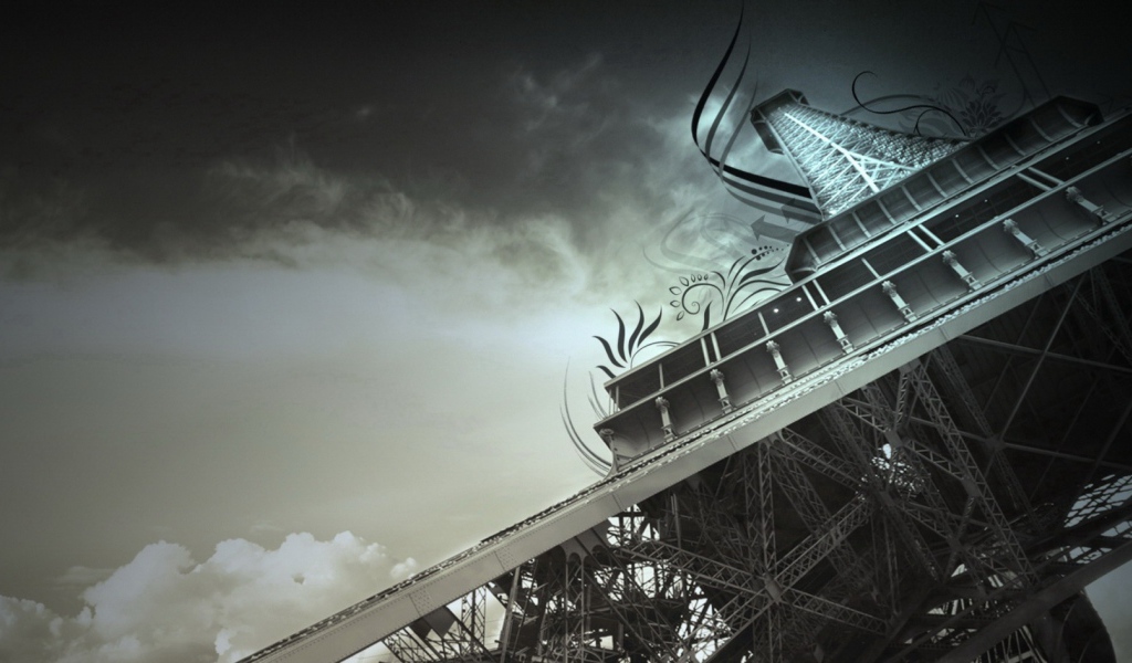 Эйфелева башня в облаках