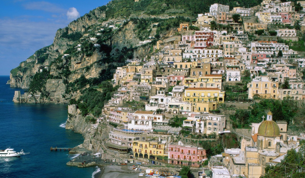 Город на склоне горы, Италия