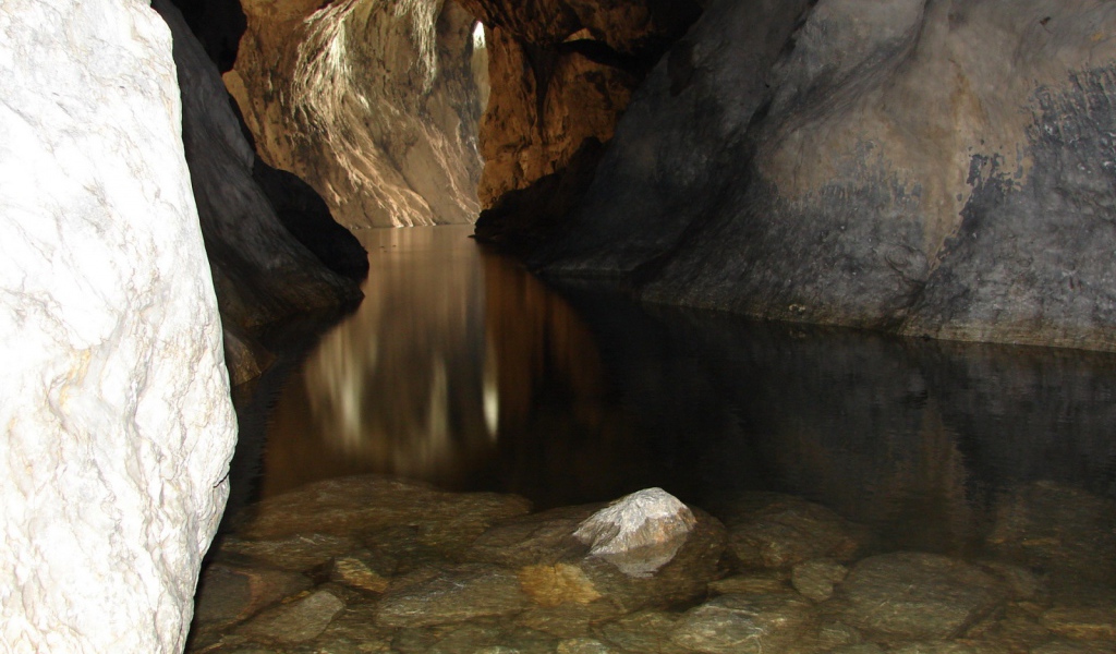 Румынская пещера