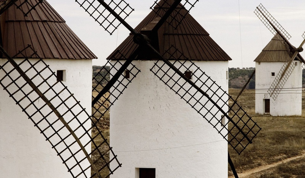 Три мельницы