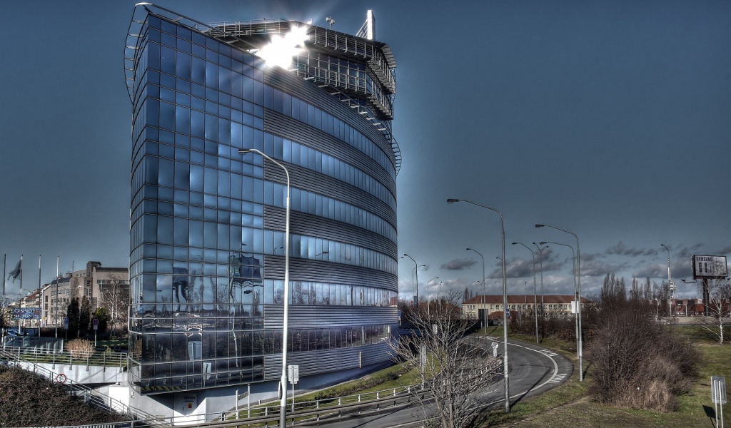 Здание в виде лодки