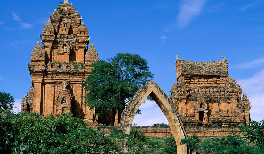 Древний храм Po Klong Garai