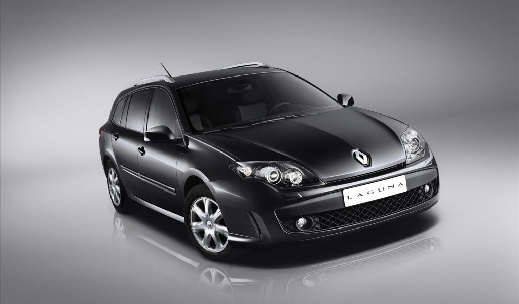 Черная Renault Laguna
