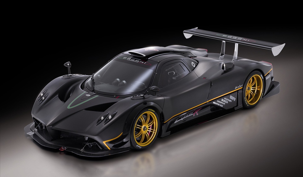 Черный спортивный авто