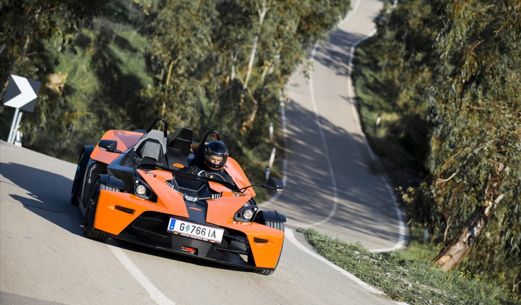 Гоночный автомобиль