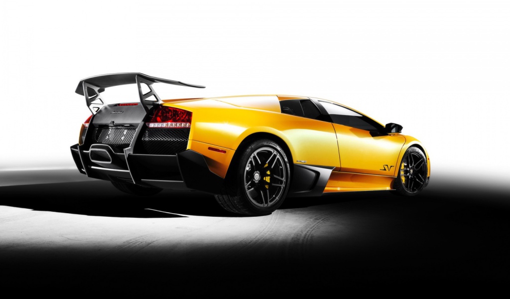 Мощный спортивный авто