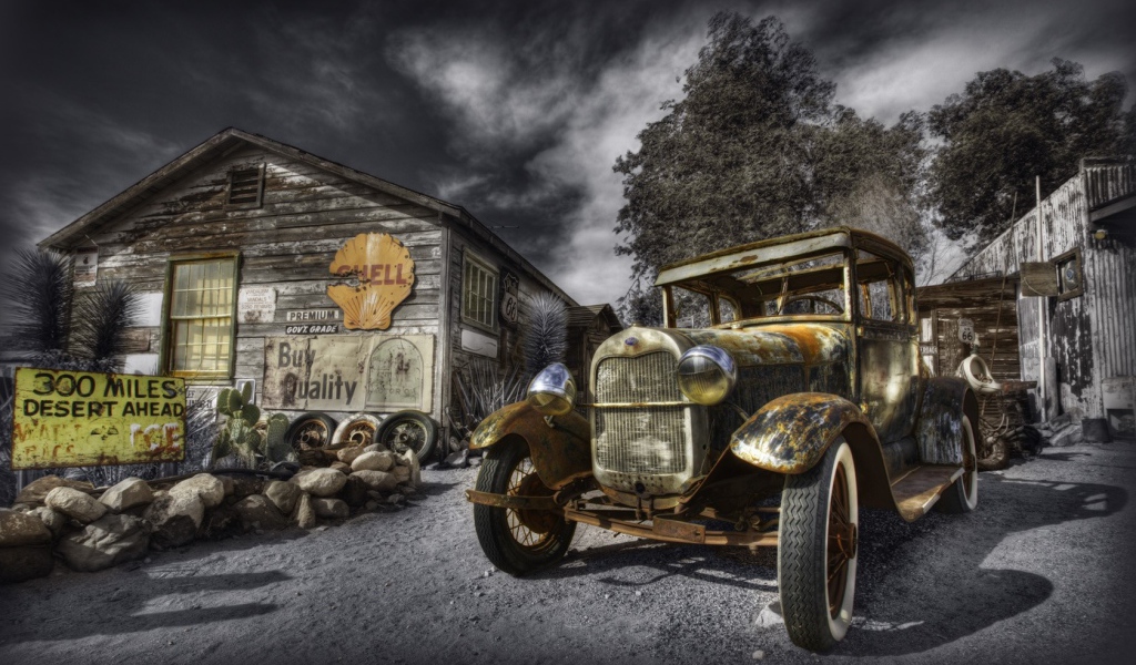 Старинный автомобиль