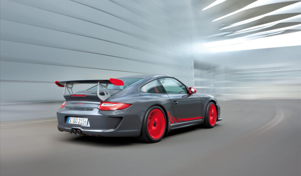 Спортивная иномарка