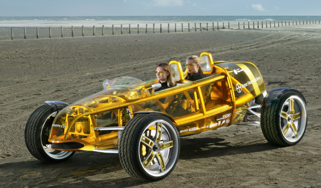 Красивый авто, красивые ножки