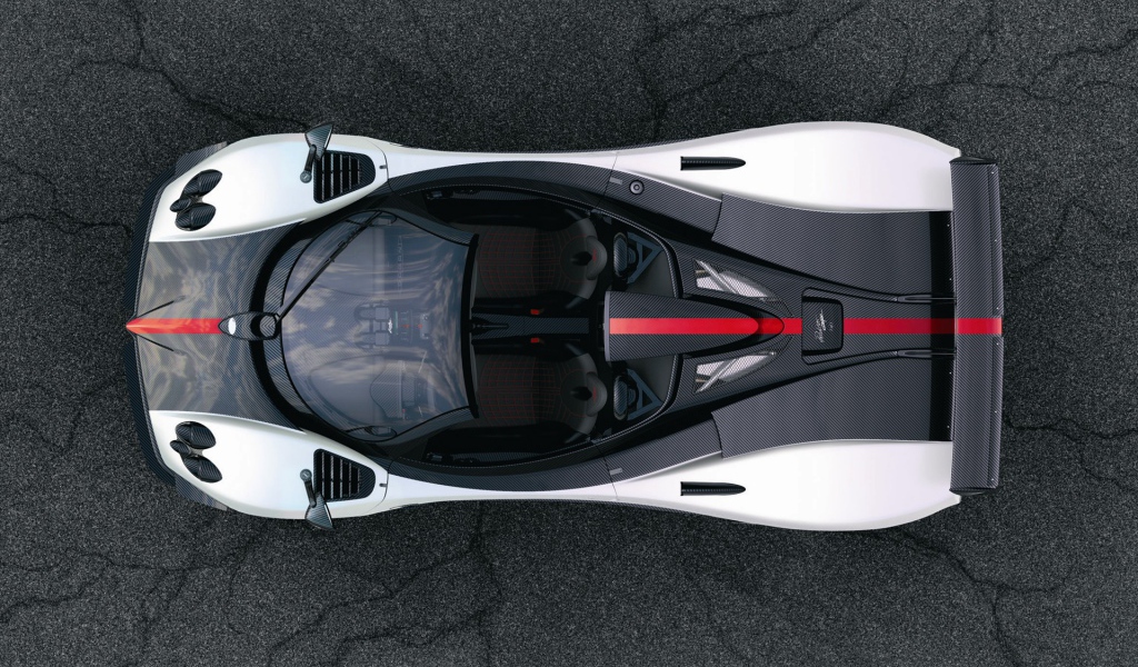 Трещины на дороге