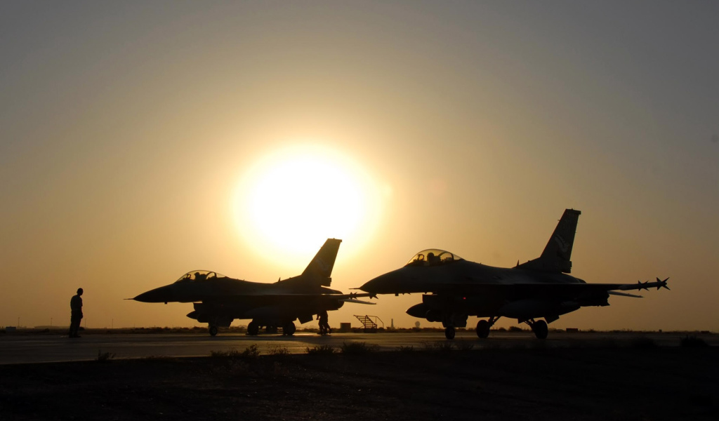 Военная авиация / истребители на закате