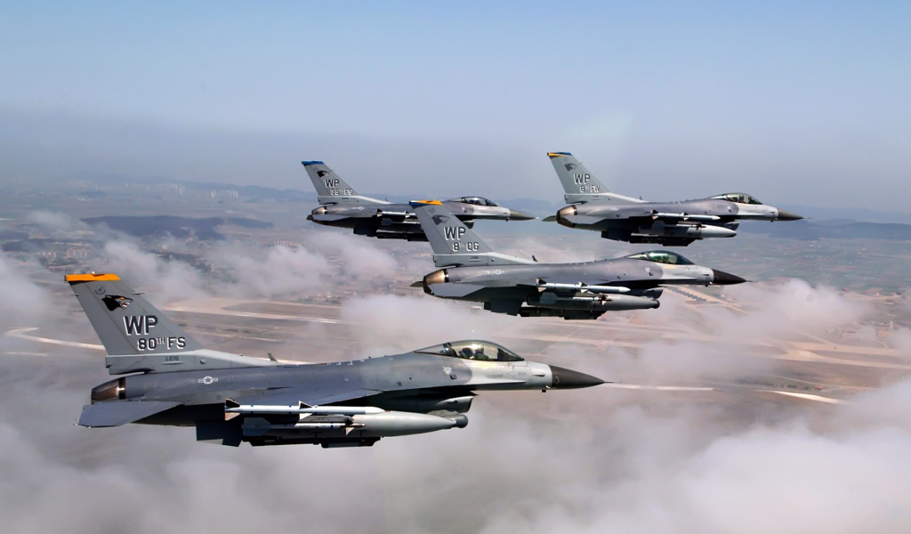 Военная авиация / истребители в облаках